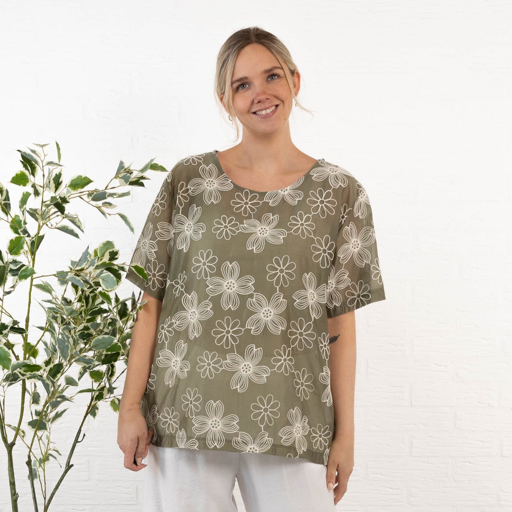 Nara overdel, Khaki
