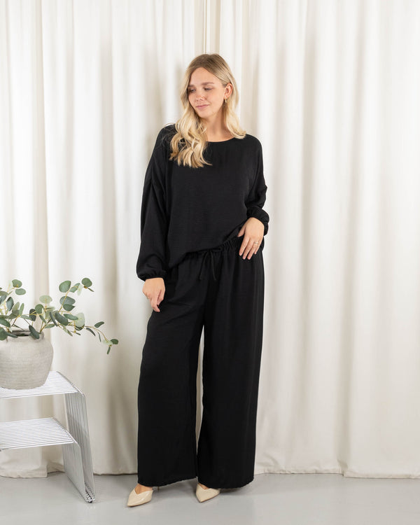 Marsha sæt, Sort