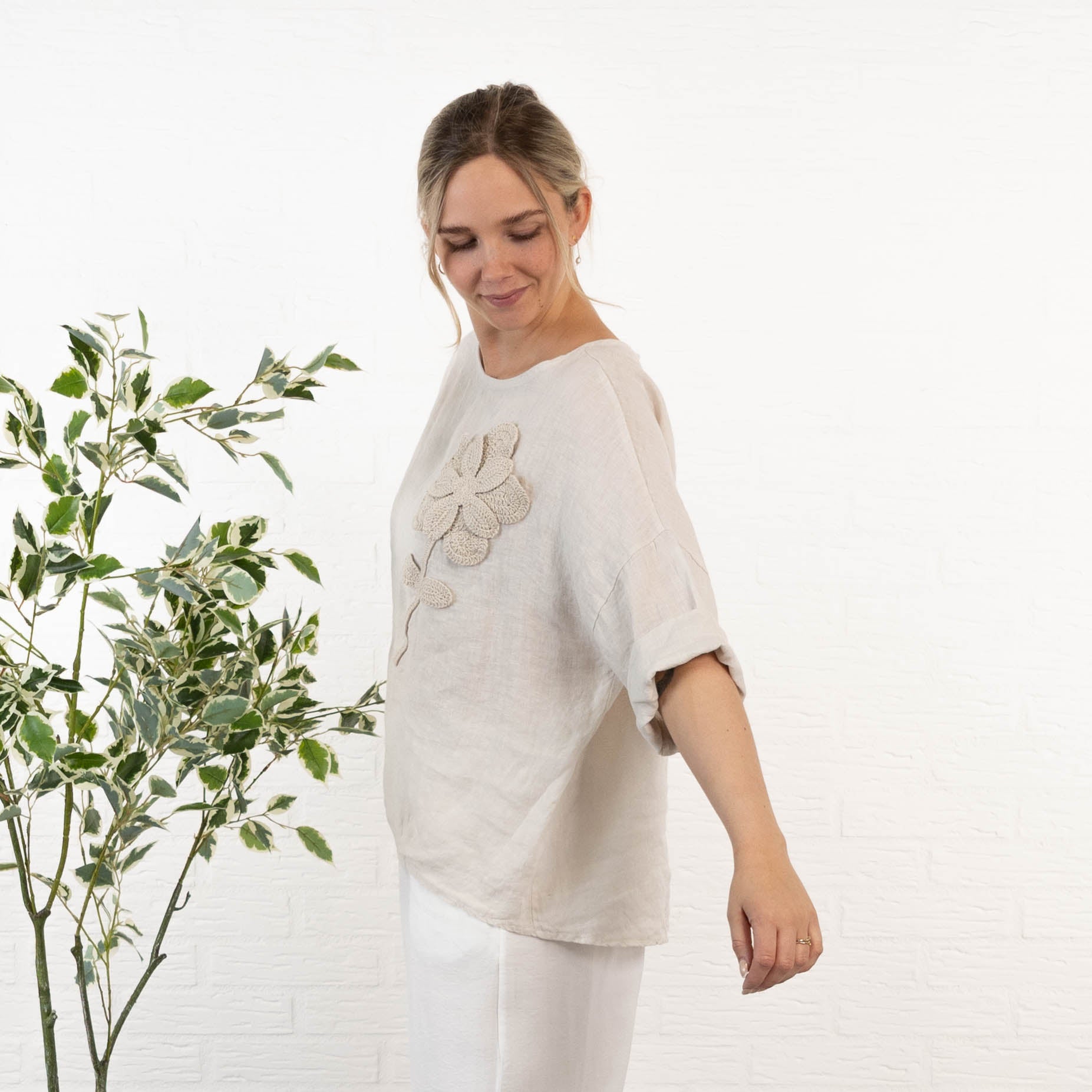 Danielle overdel, Beige