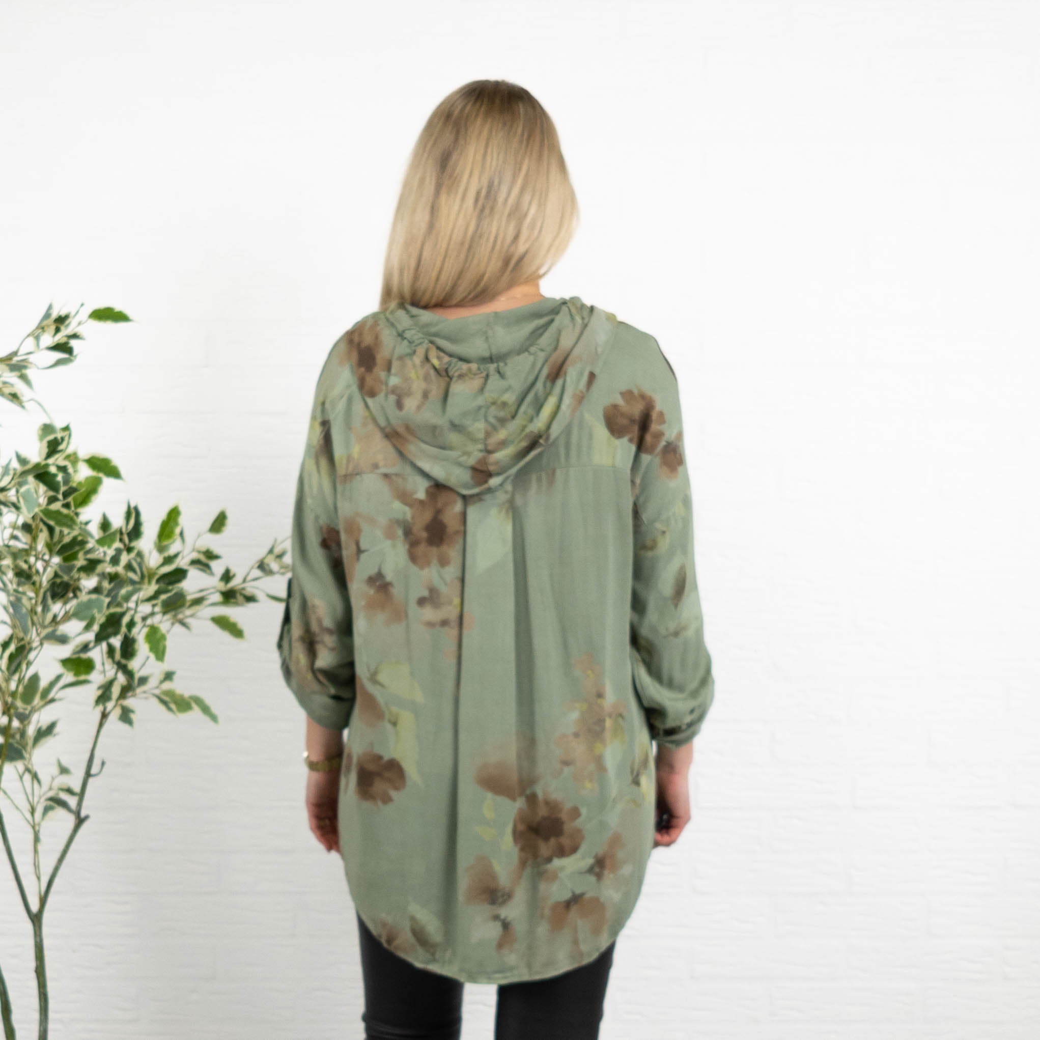 Jill overdel, Khaki