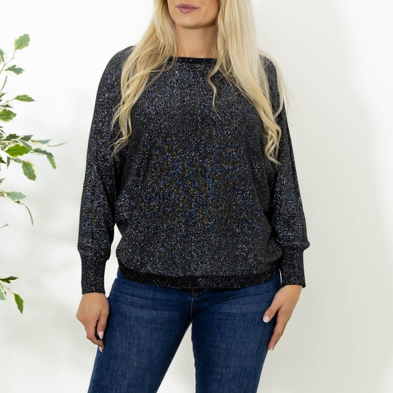 Toni batwing strik, Sort