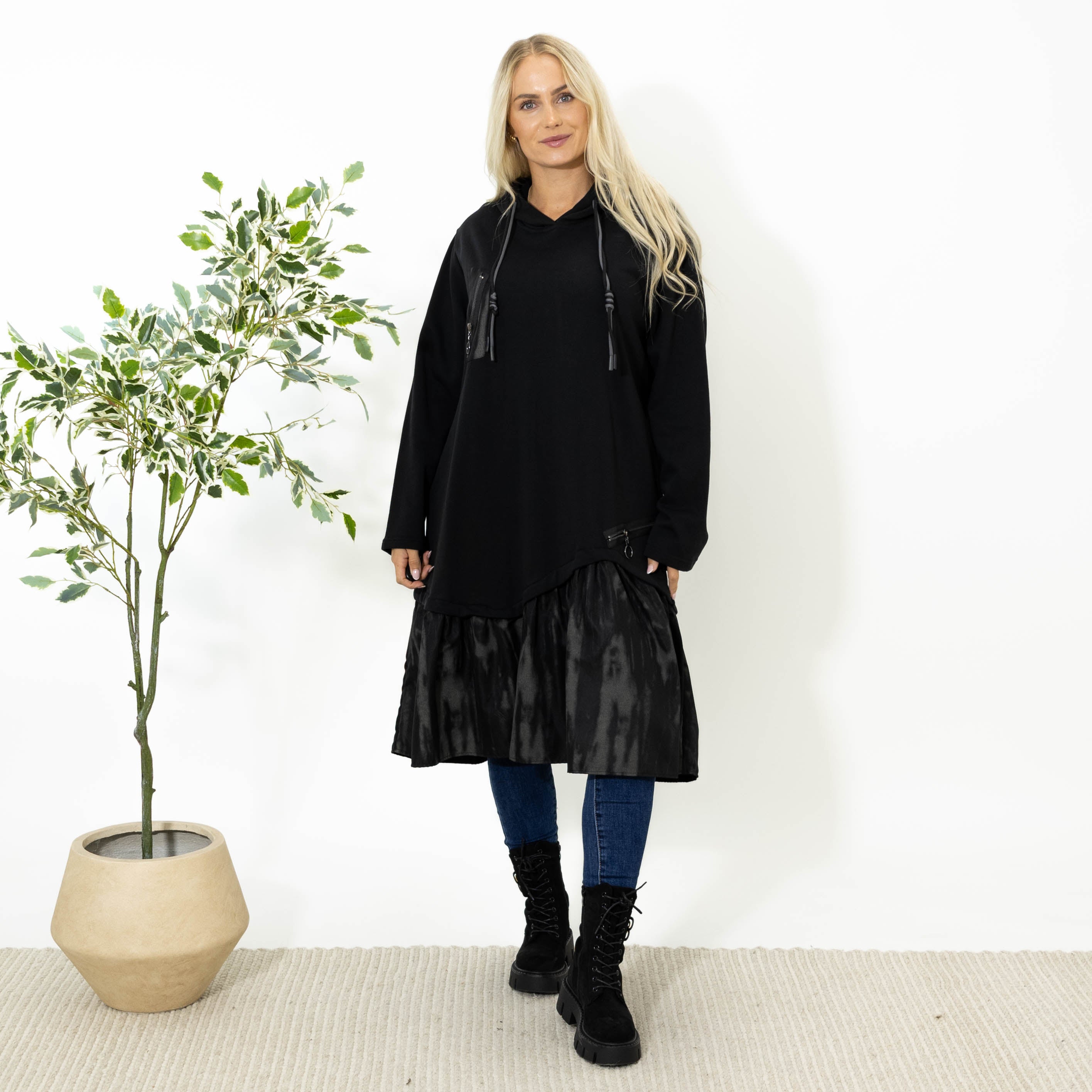 Kali sweatshirt kjole m. hoodie, Sort