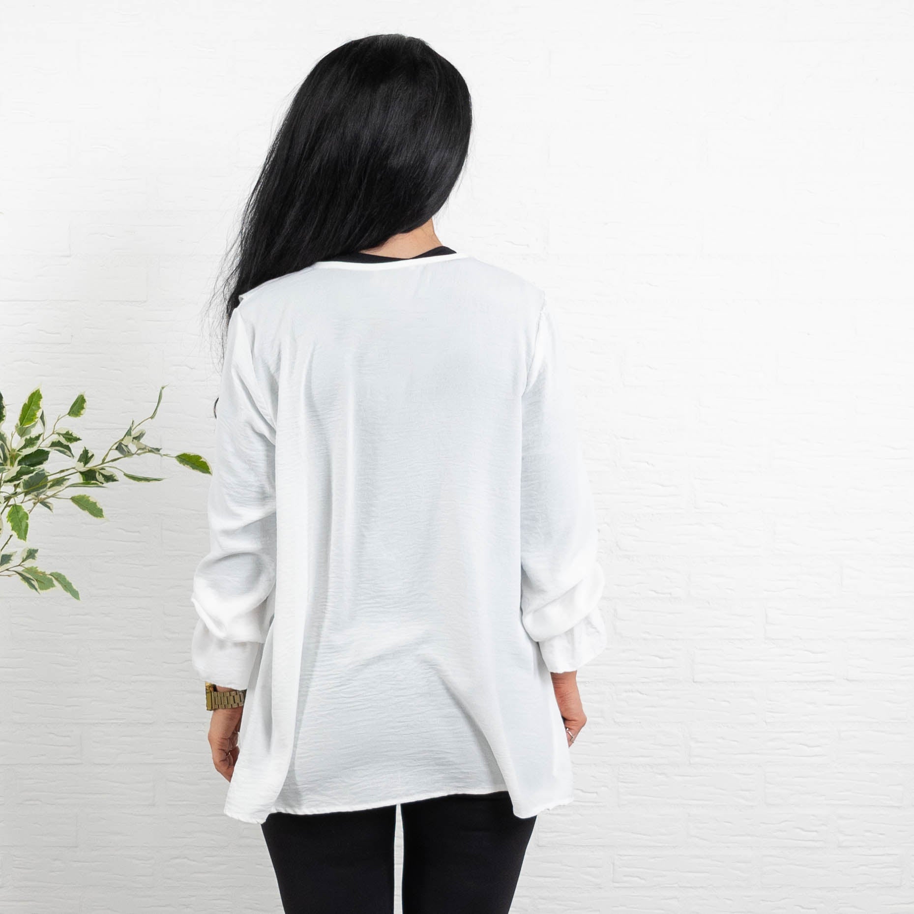 Charlise overdel, Hvid