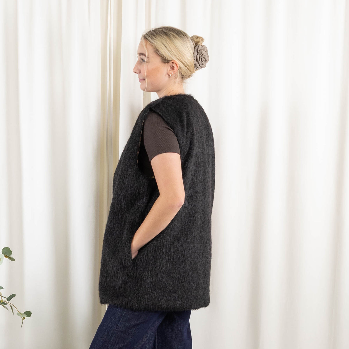 Lenora vest, Sort