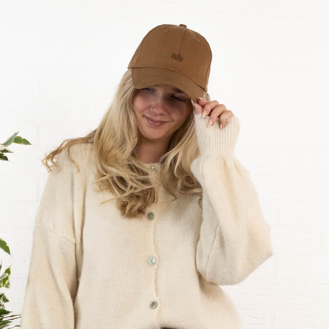 Nera cap, Camel