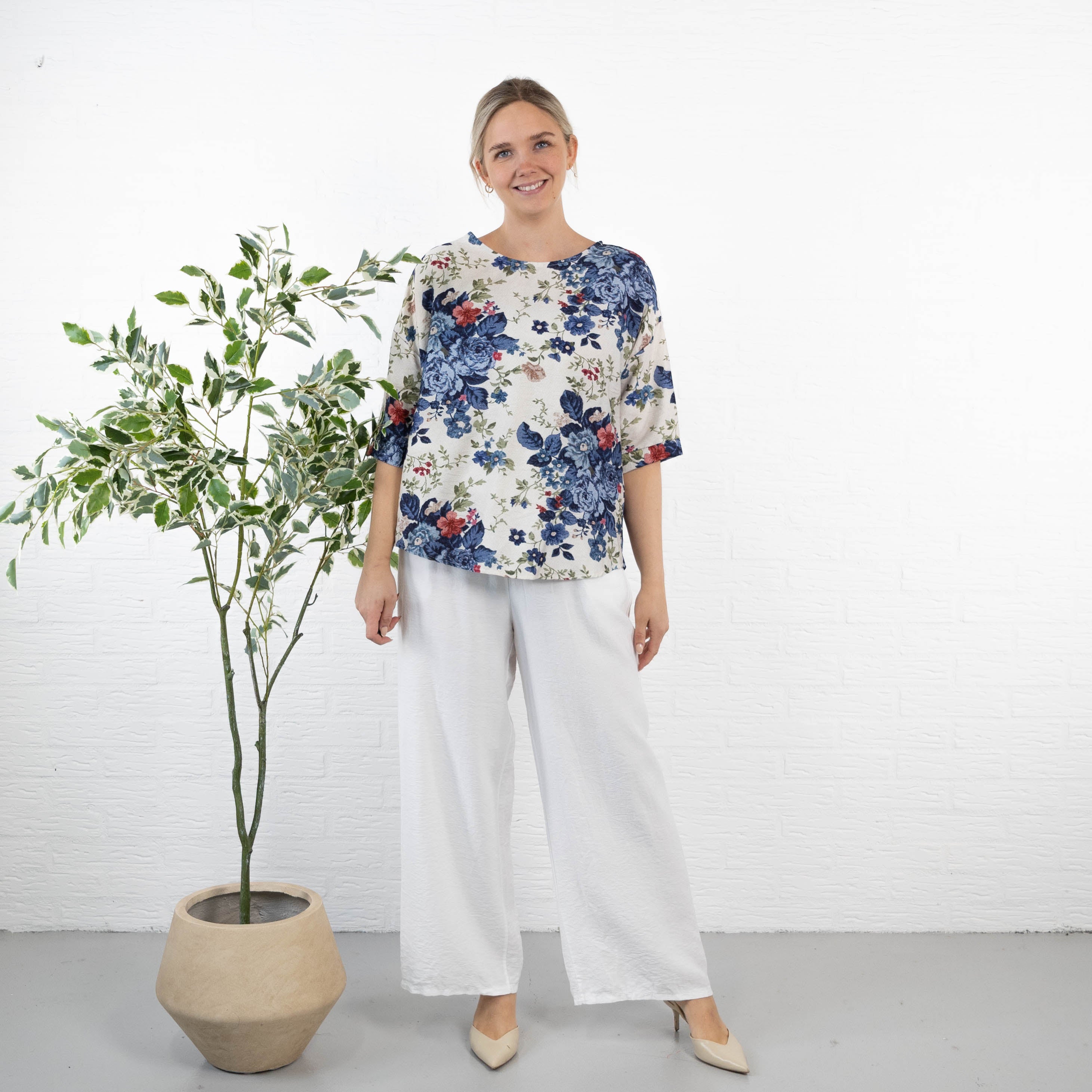 Esther overdel, Navy