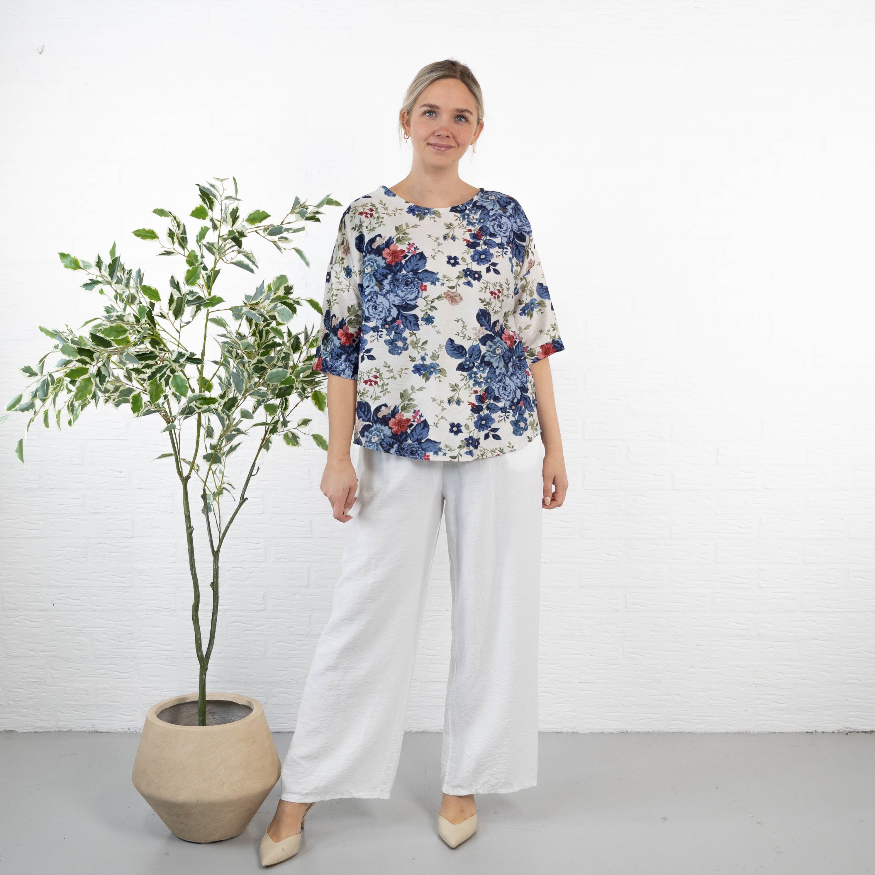 Esther overdel, Navy