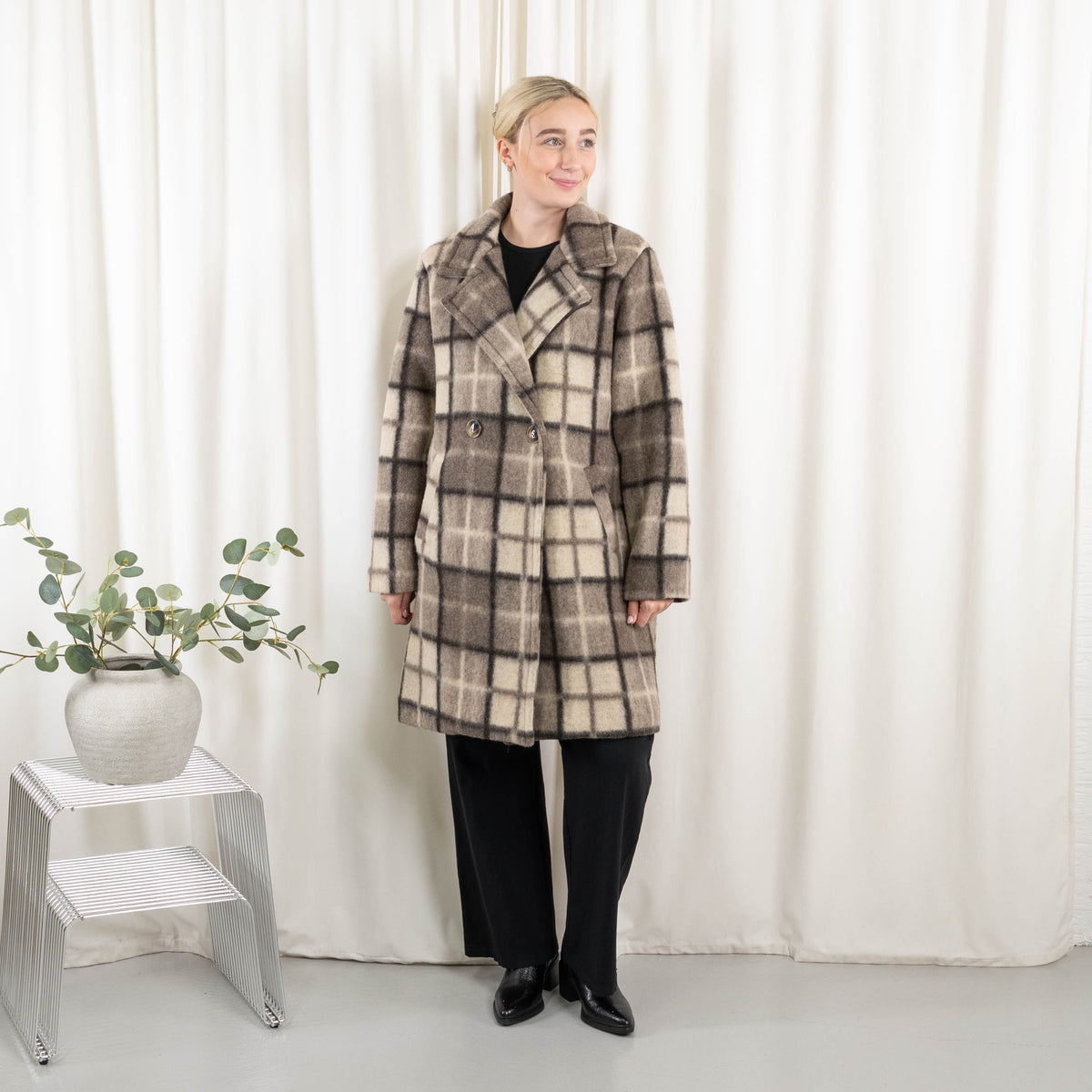 Scarlet jakke, Taupe