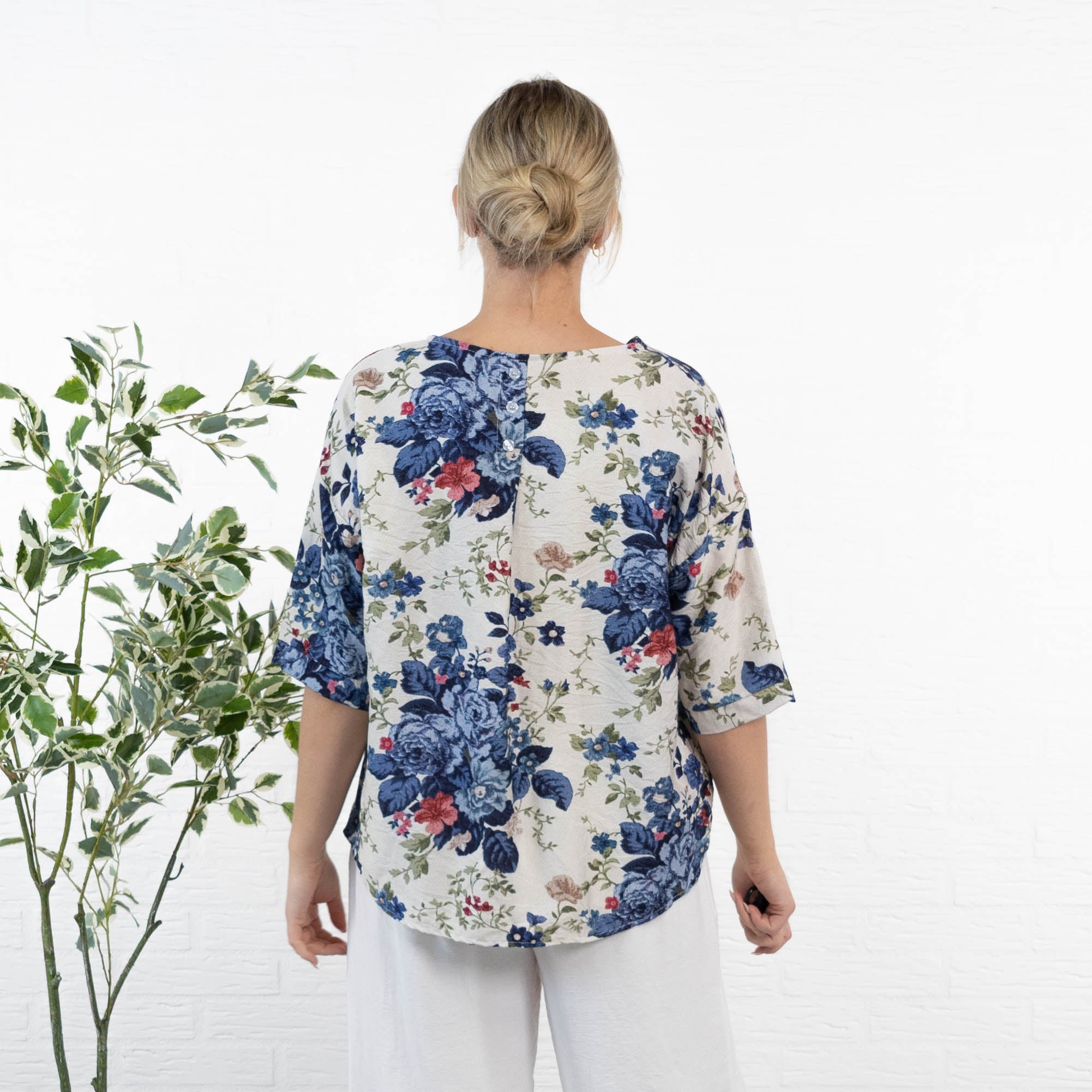 Esther overdel, Navy