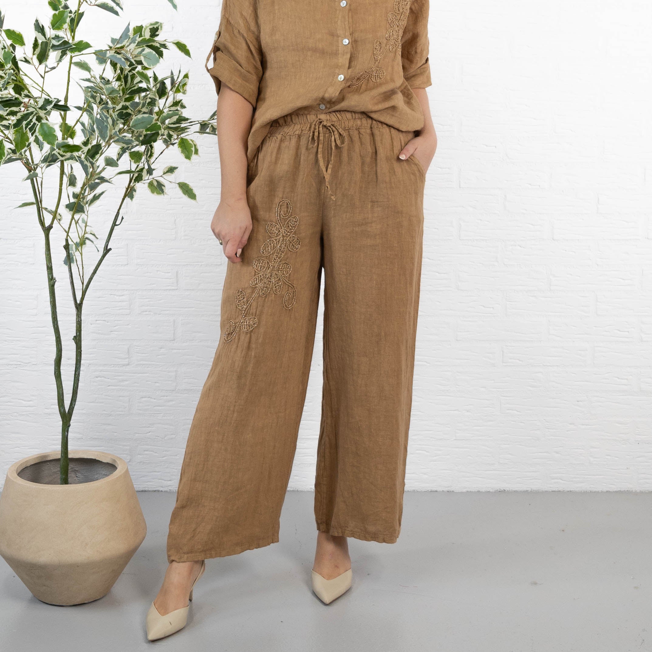 Beatrice bukser, Camel