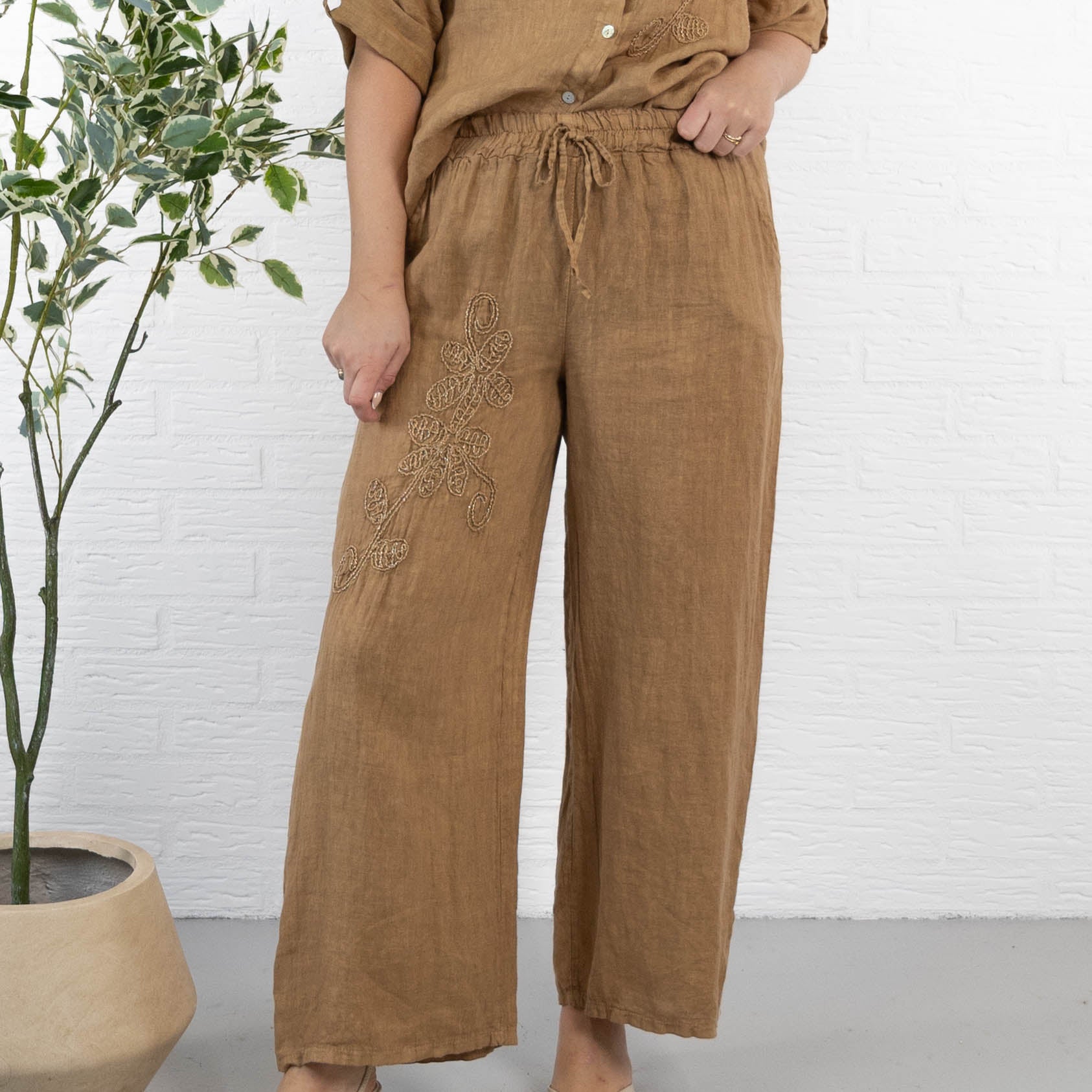 Beatrice bukser, Camel