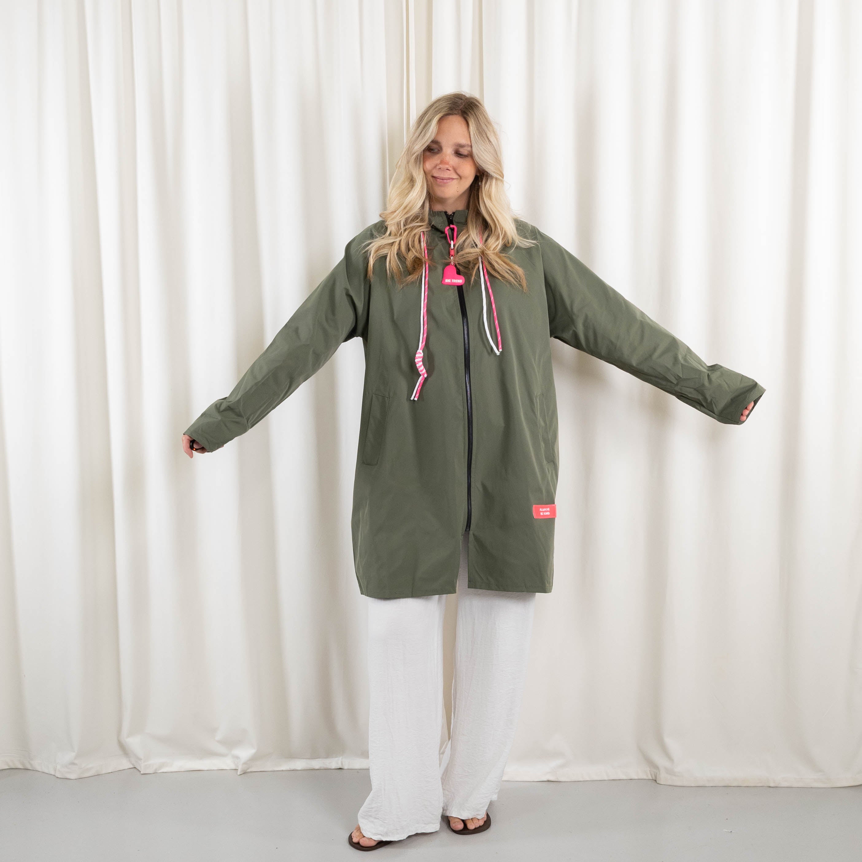 Always jakke, Khaki