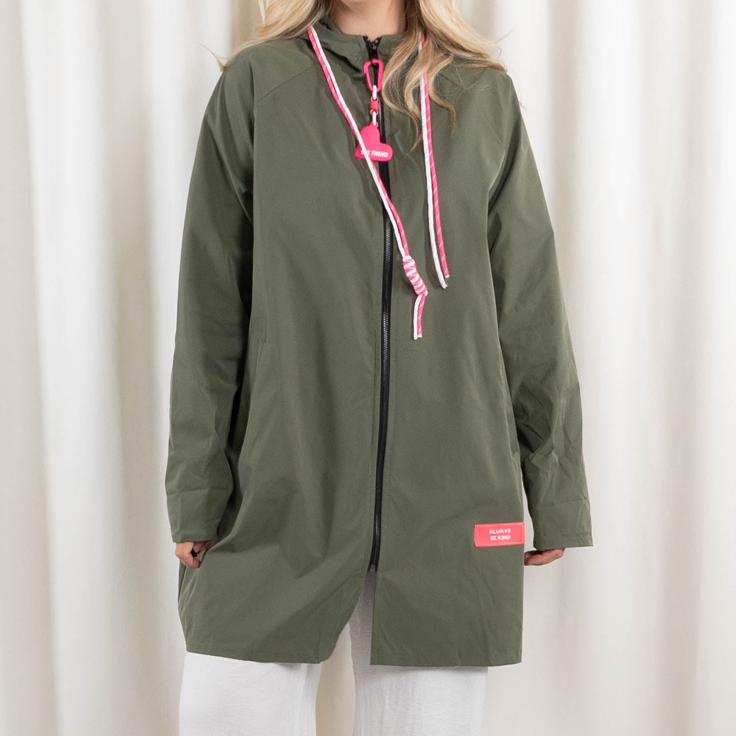 Always jakke, Khaki