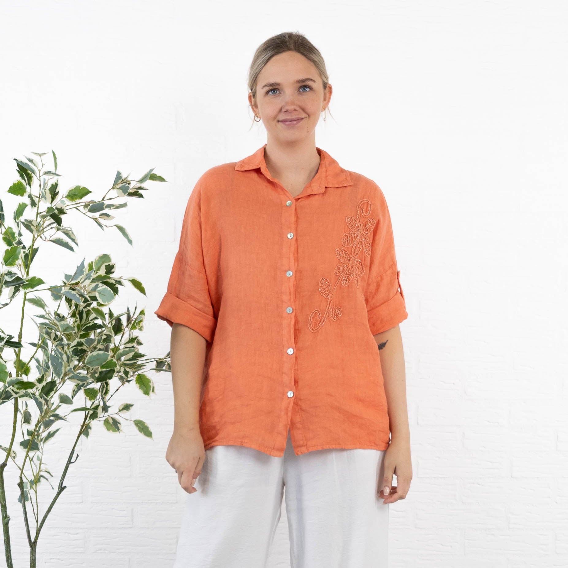 Cynthia skjorte, Koral