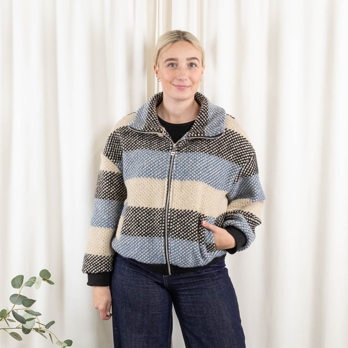 Enya jakke, Blå