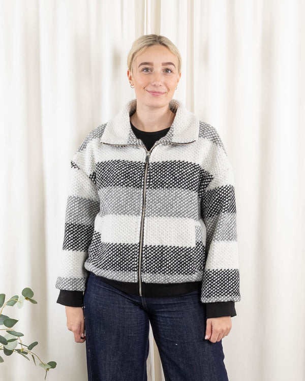 Enya jakke, Grå