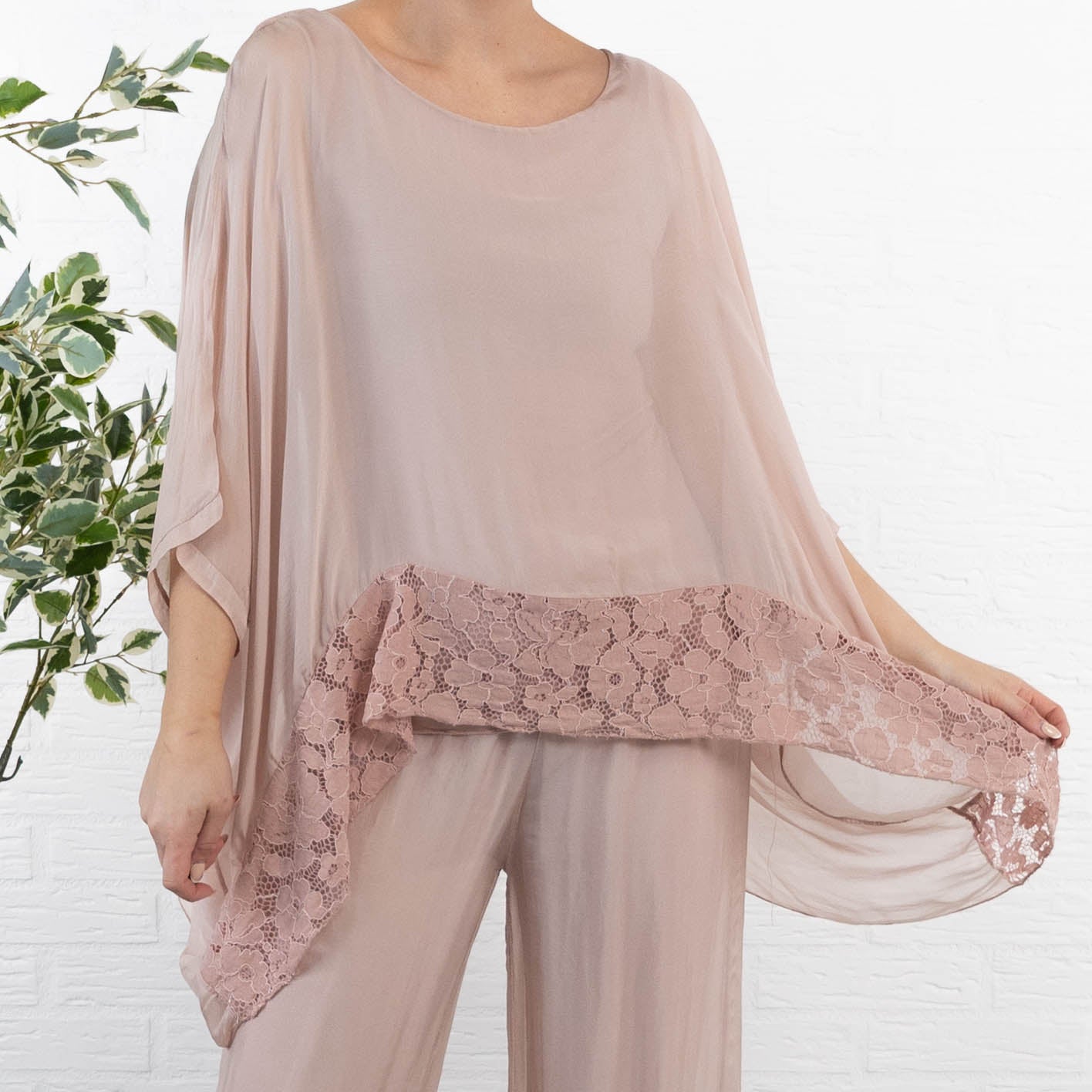 Clara poncho, Rosa