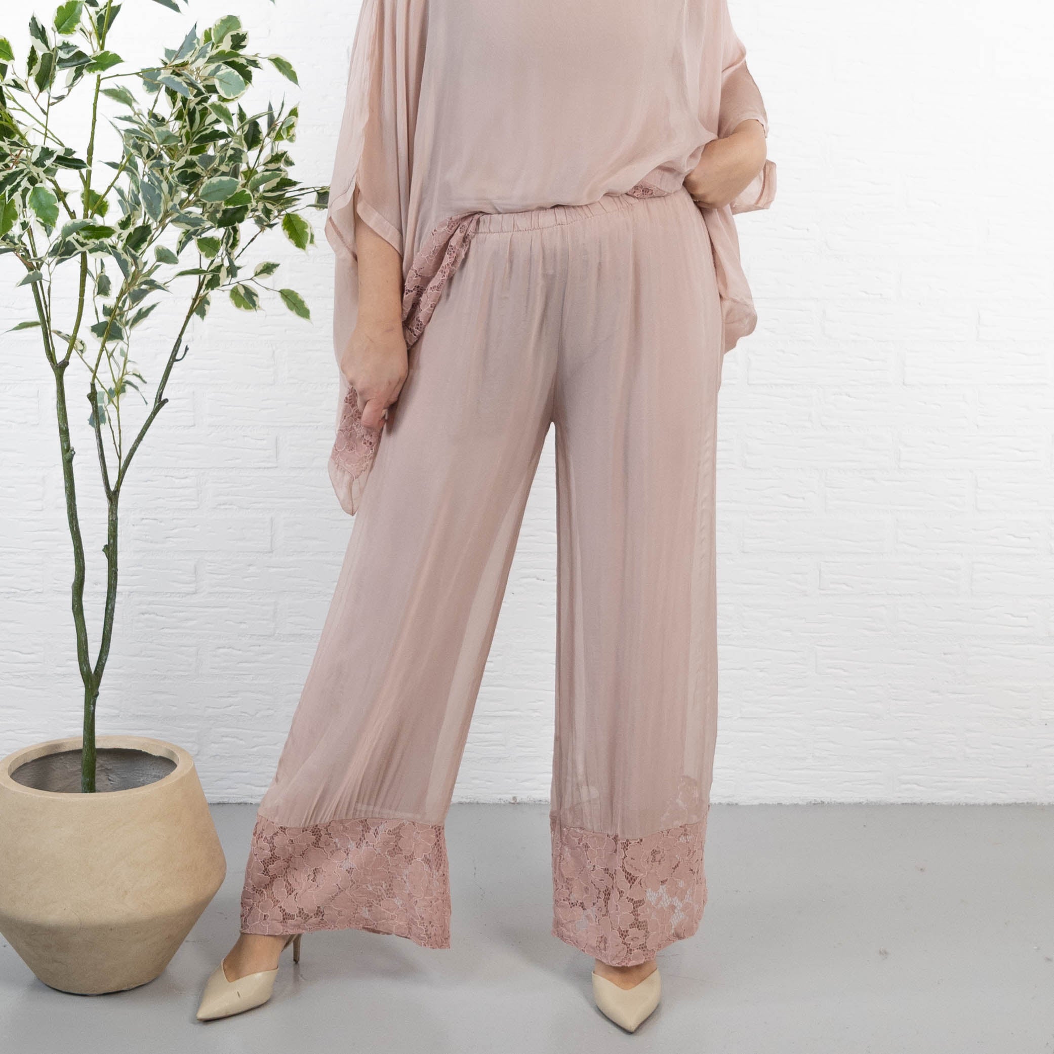 Bianca bukser, Rosa