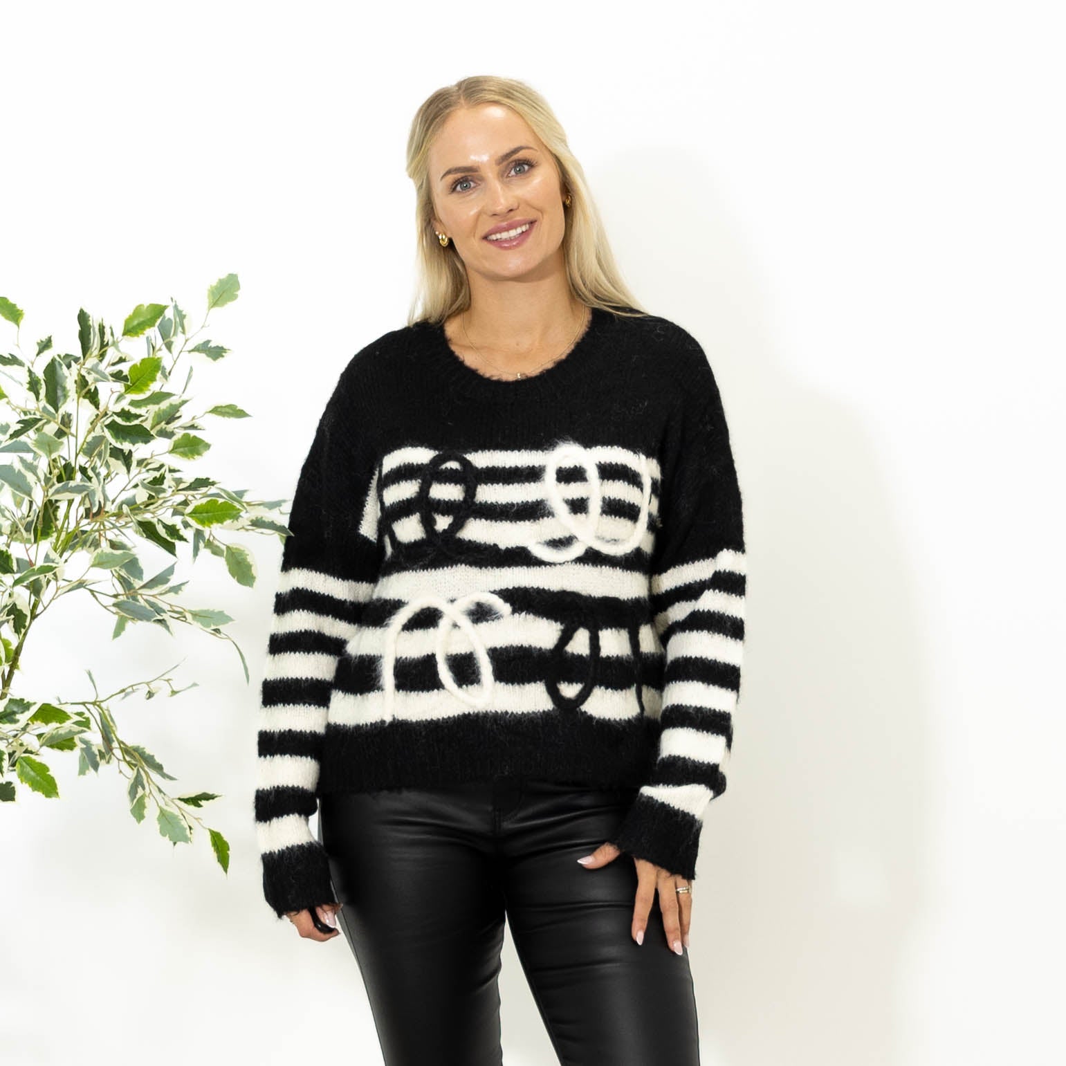 Flora stribet strik, Sort