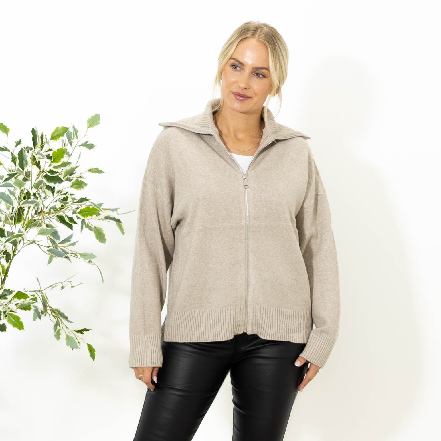 Oda strik cardigan, Beige
