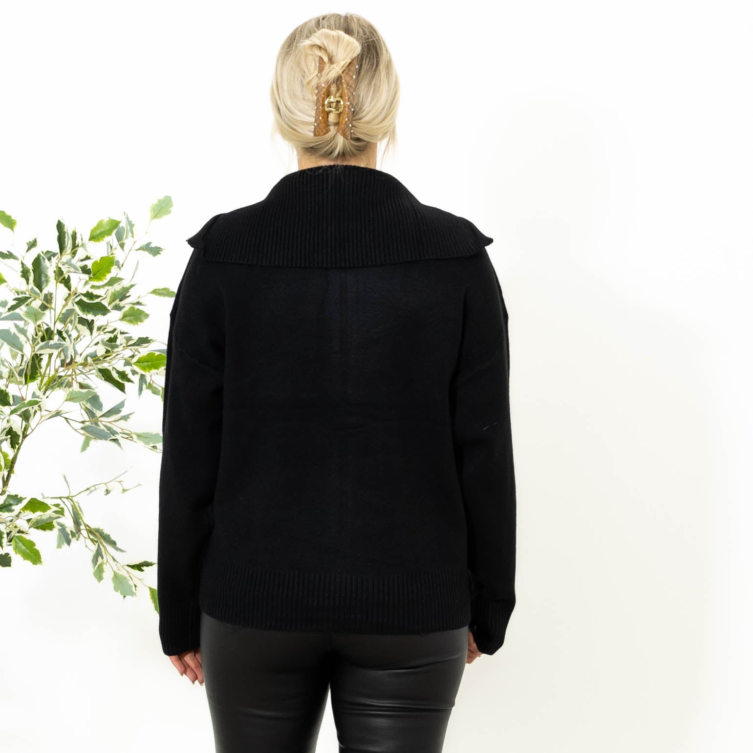Oda strik cardigan, Sort