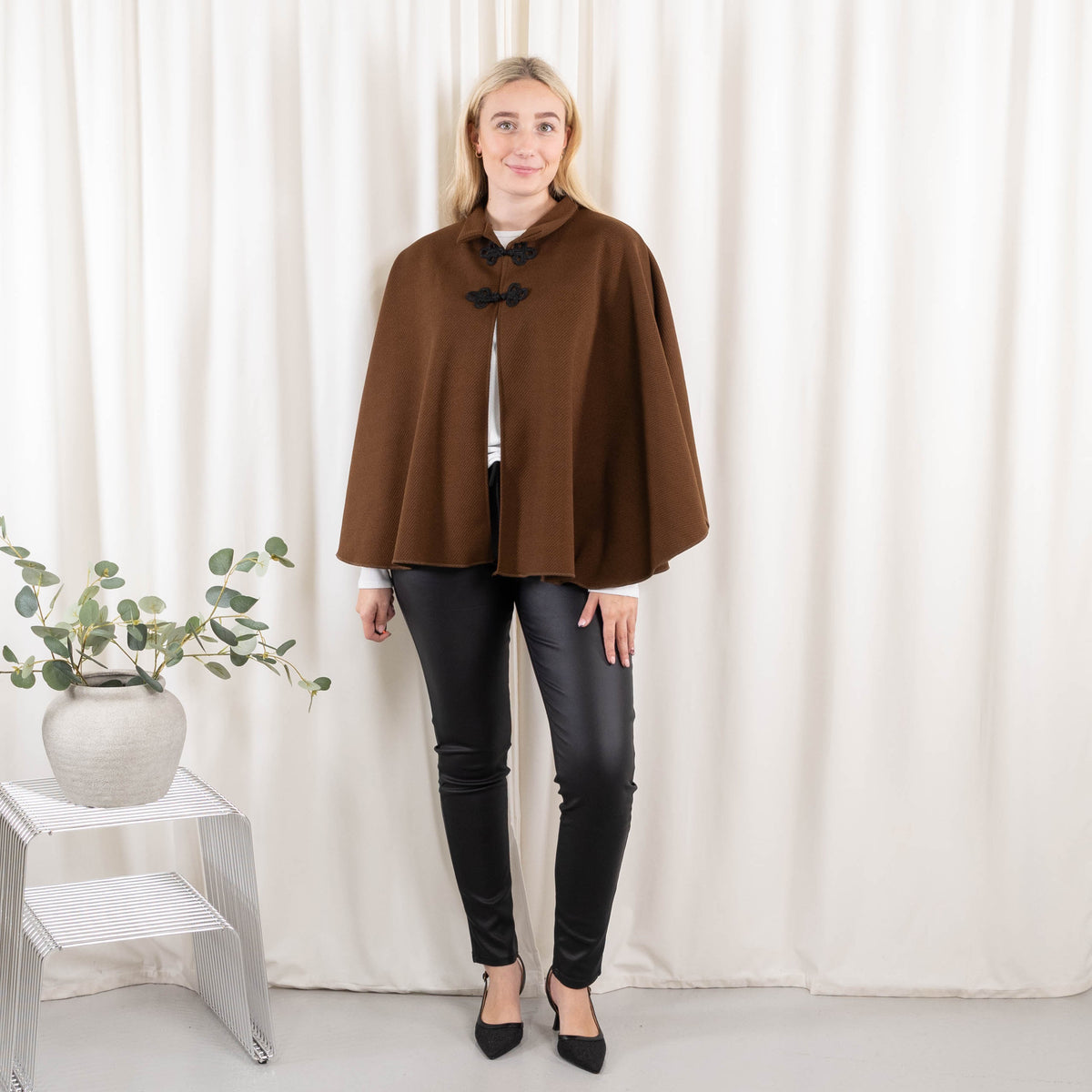 Madison poncho, Lys Choko