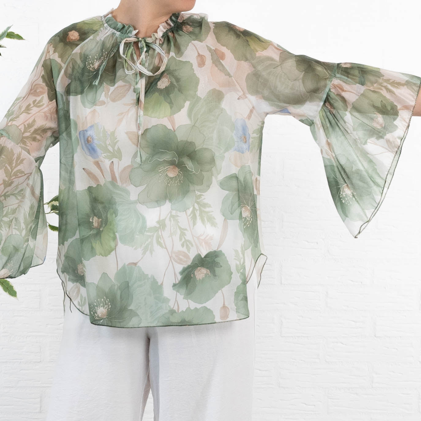 Alison overdel, Khaki