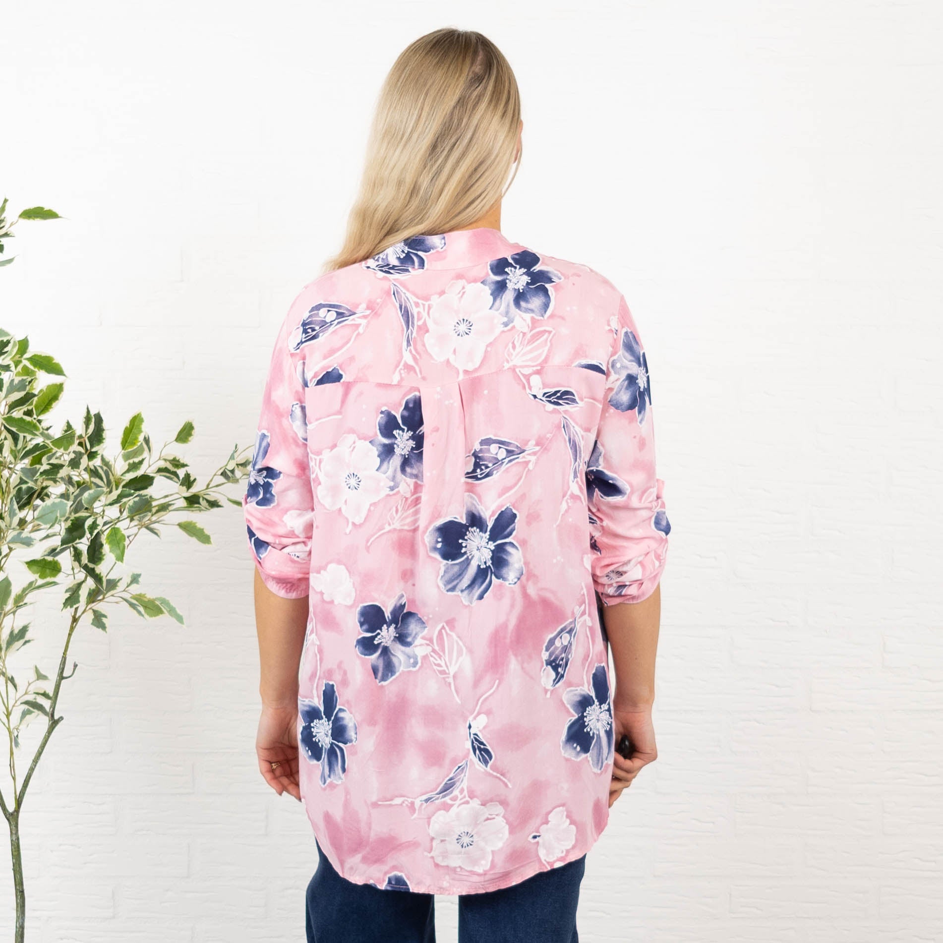 Aisa overdel, Lyserød