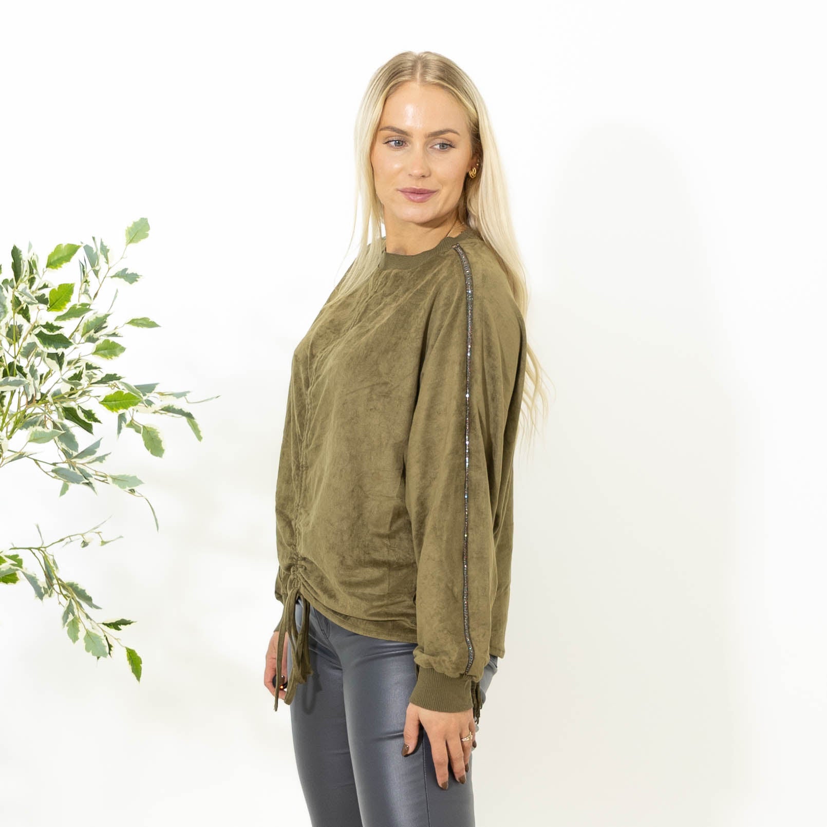 Lucia overdel, Khaki