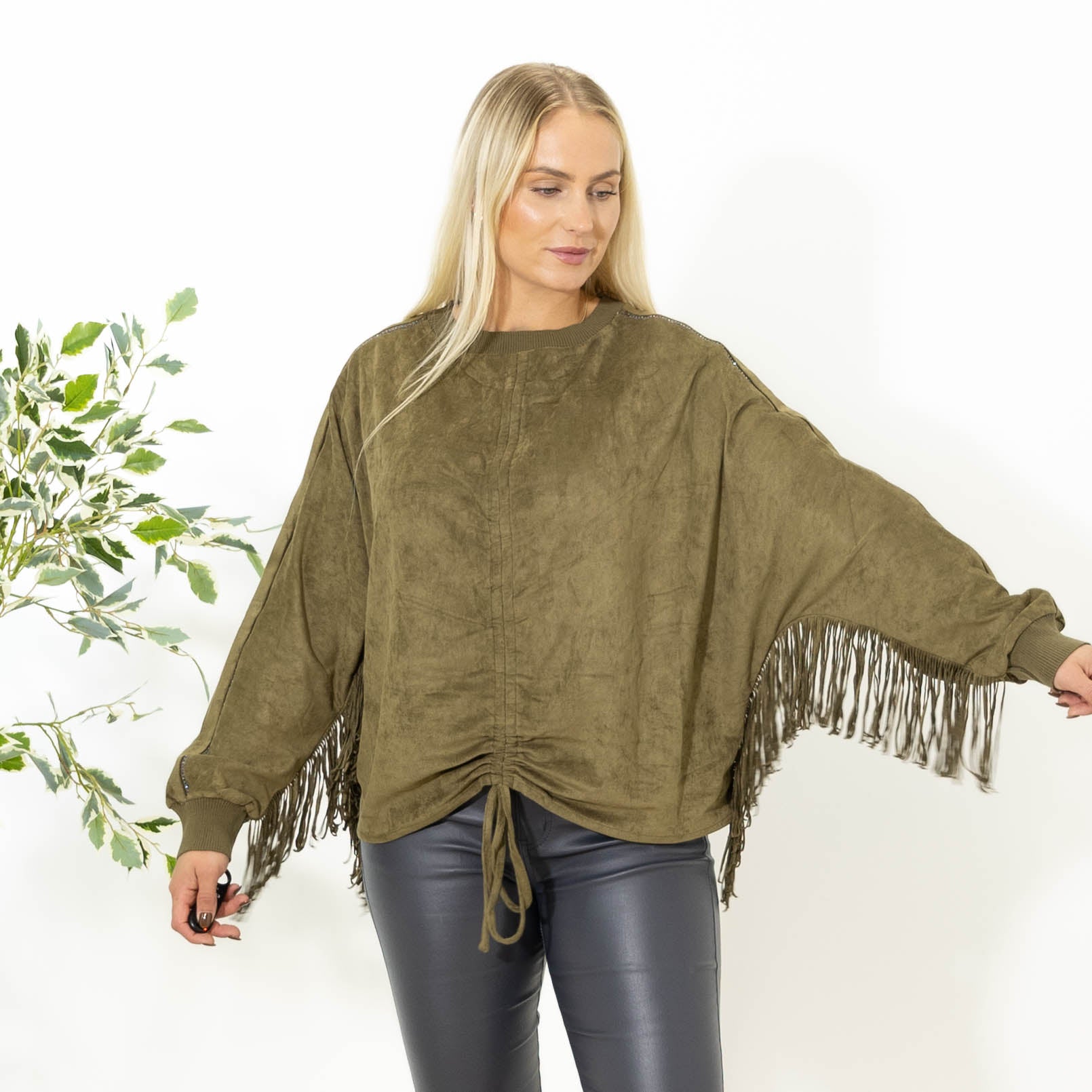 Lucia overdel, Khaki