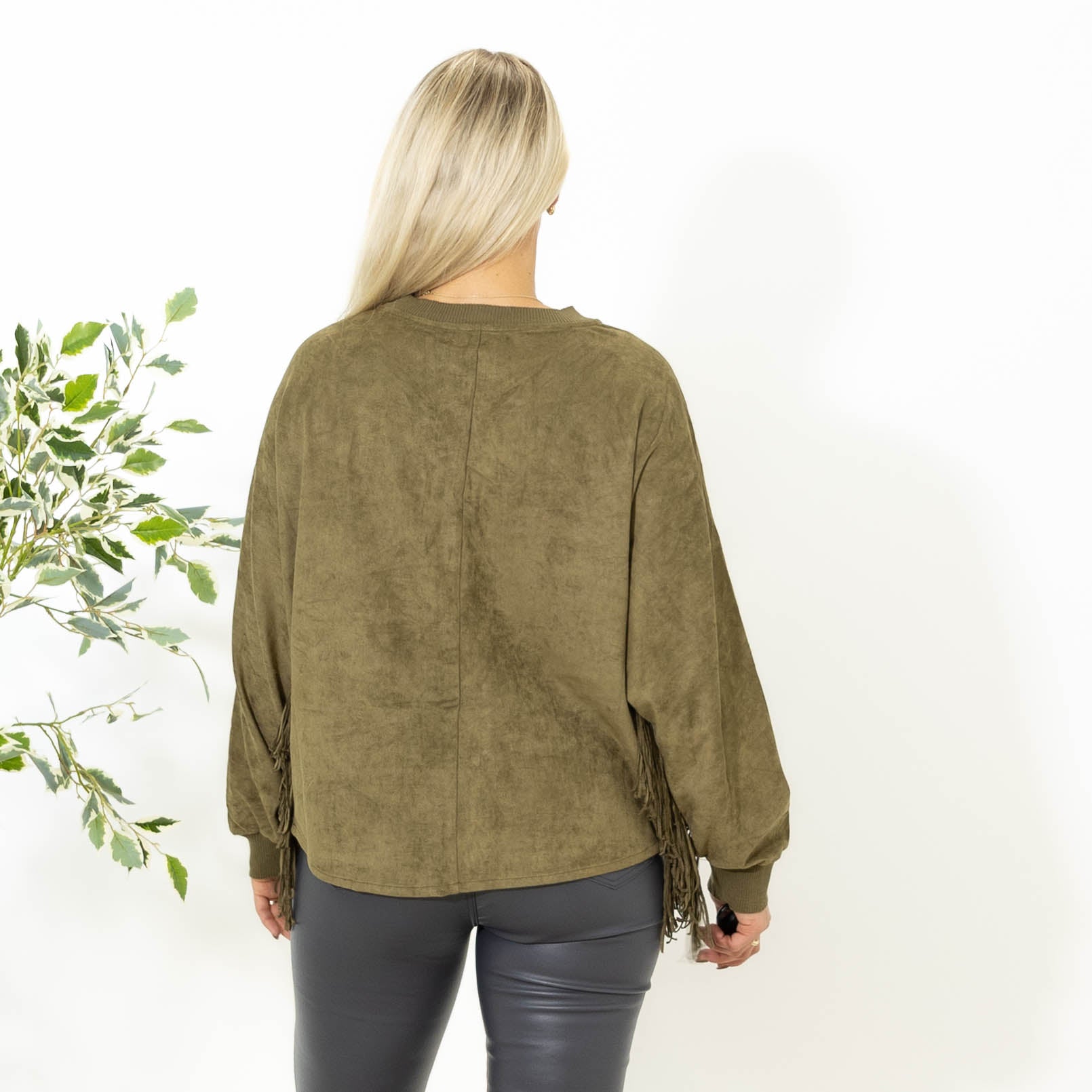 Lucia overdel, Khaki