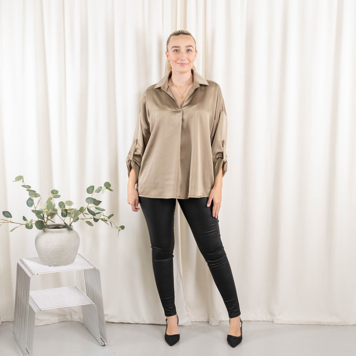 Lunar overdel, Taupe