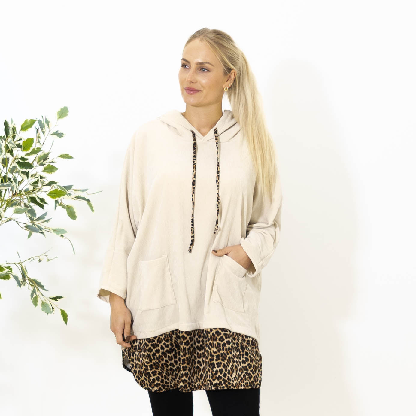 Tara leo hoodie, Beige