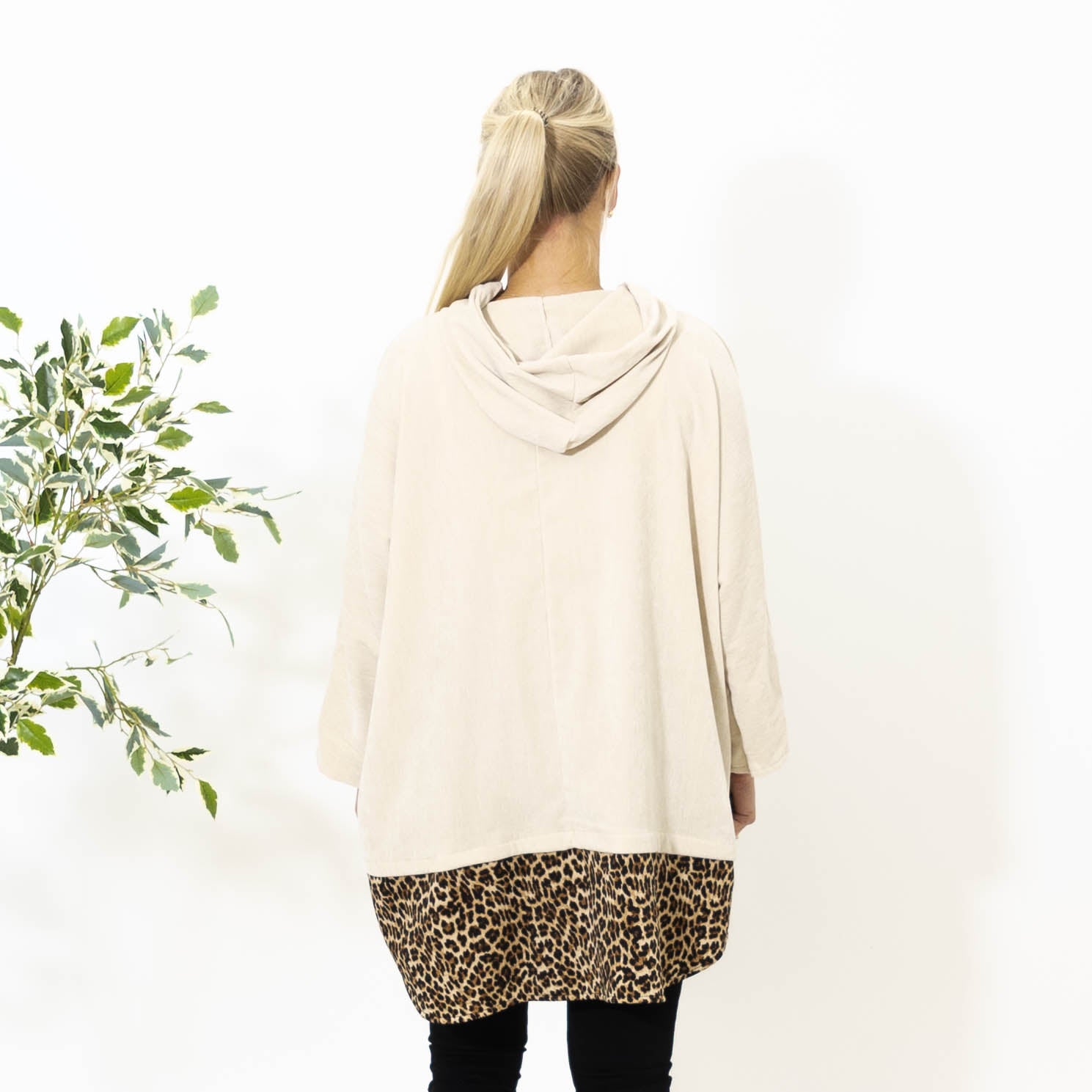 Tara leo hoodie, Beige