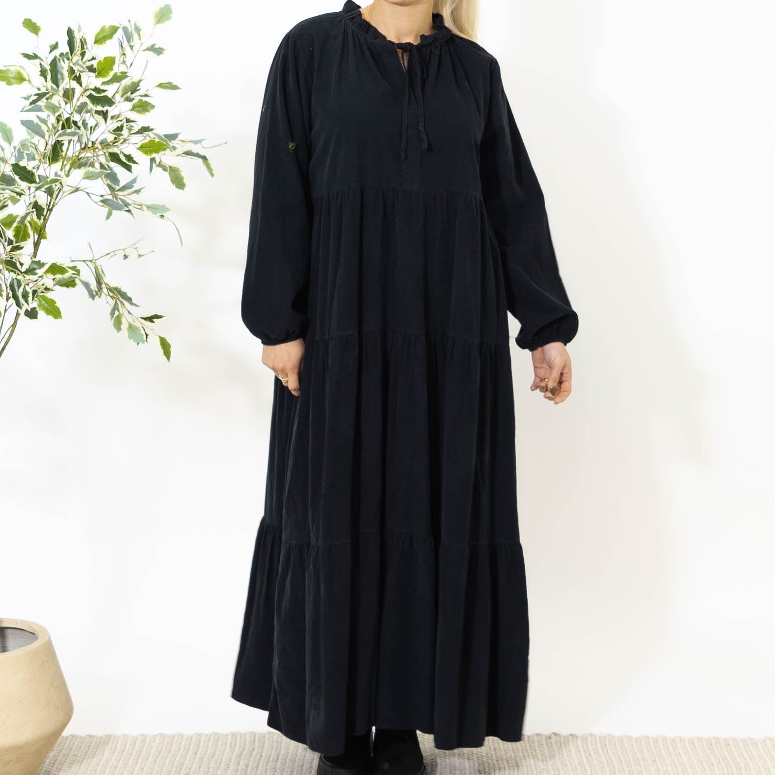 Alva babyfløjlskjole, Sort
