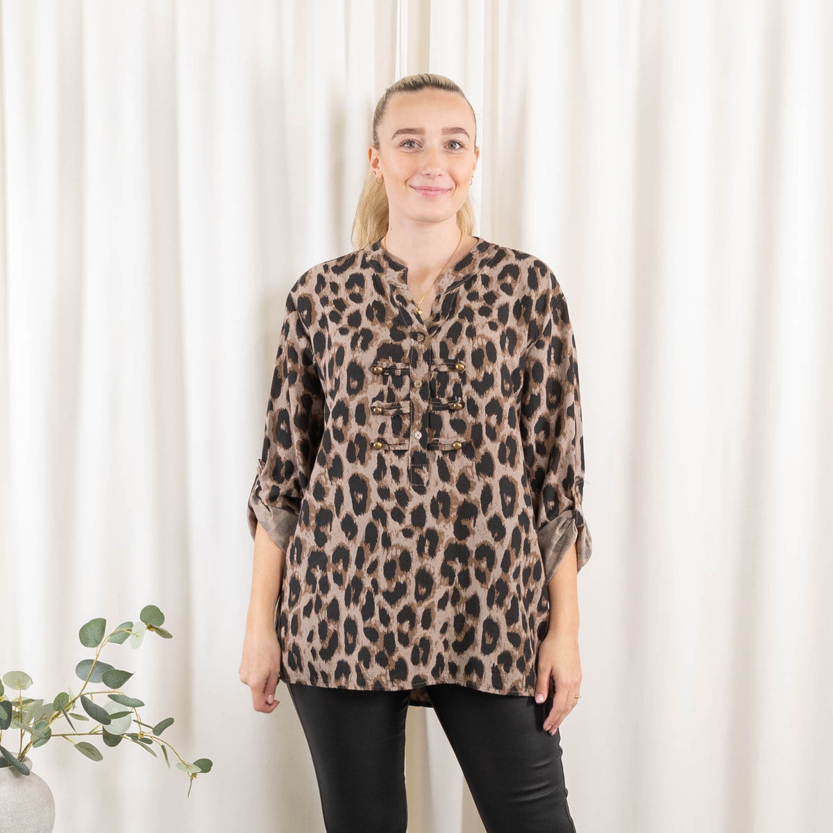 Amelia overdel, Taupe