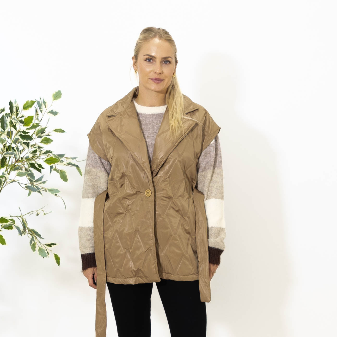 Gerda vest m. bælte, Camel