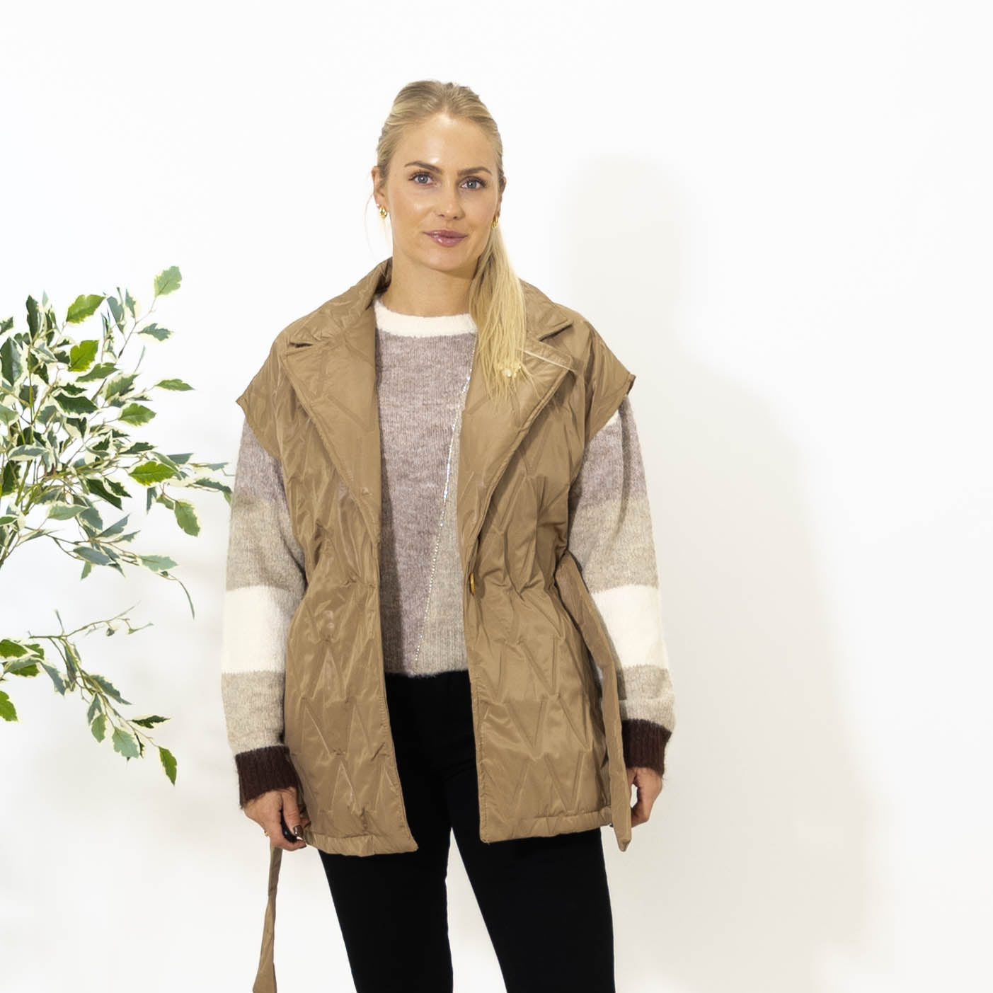 Gerda vest m. bælte, Camel
