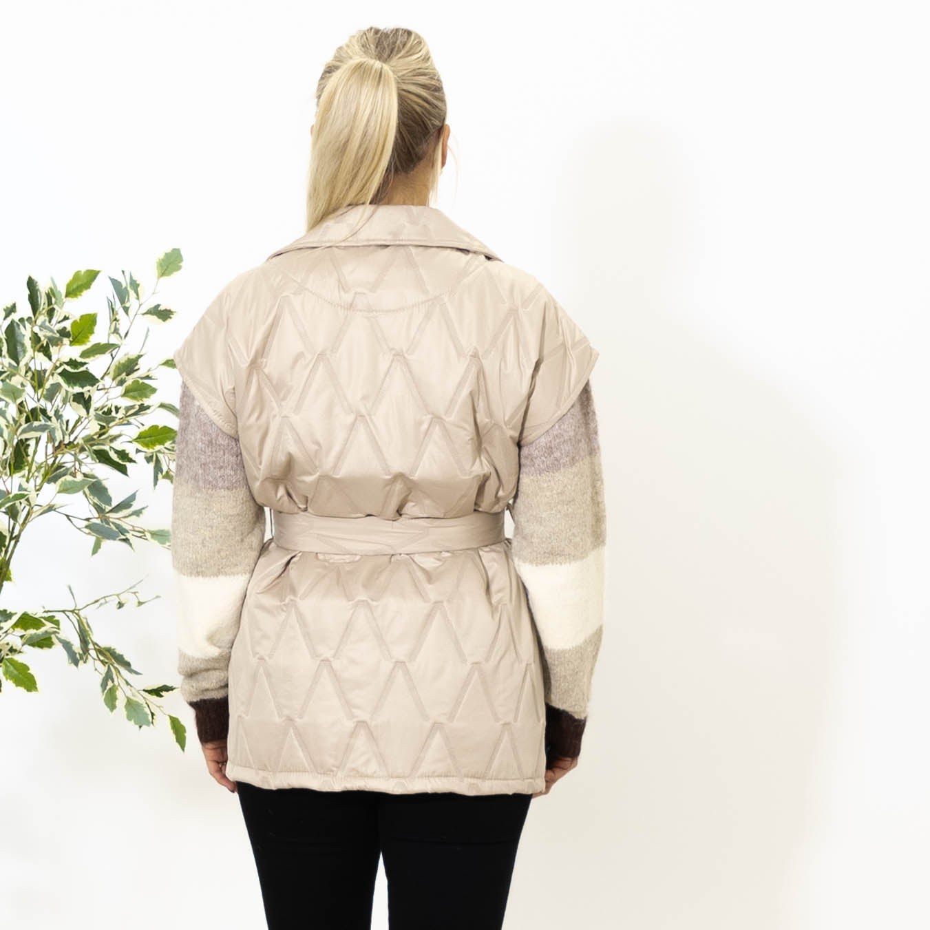 Gerda vest m. bælte, Beige