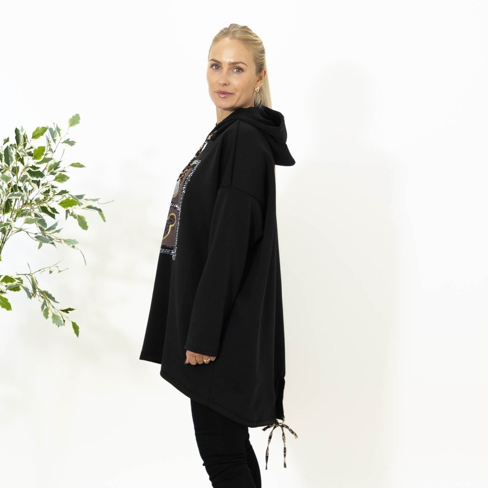Noreen sweatshirt m. hoodie, Sort