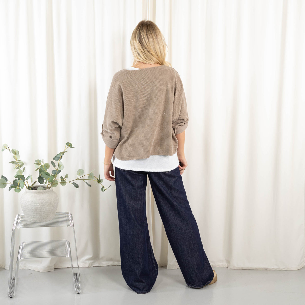 Margot overdel, Taupe