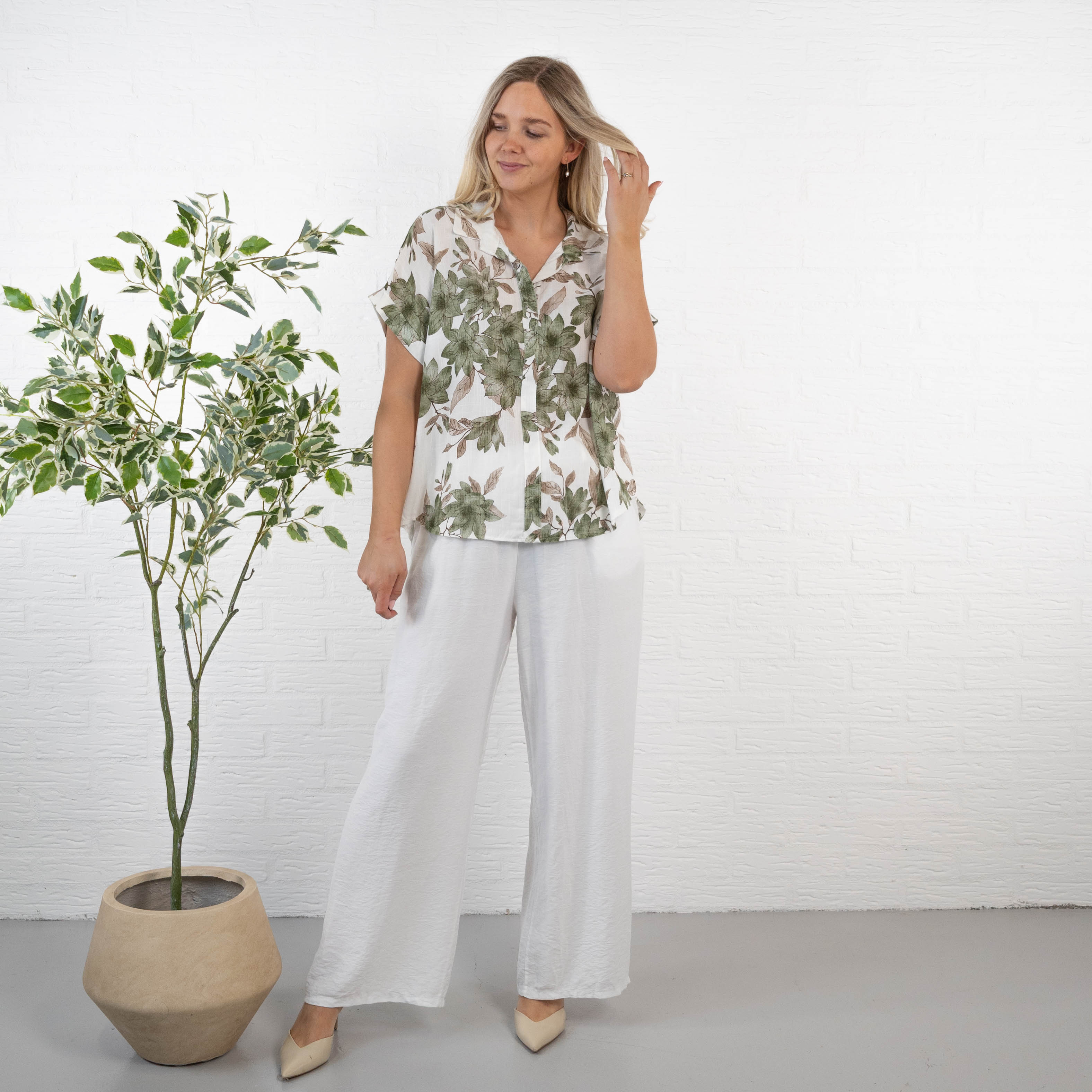 Dotty overdel, Khaki