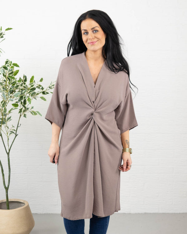 Karen kjole, Taupe
