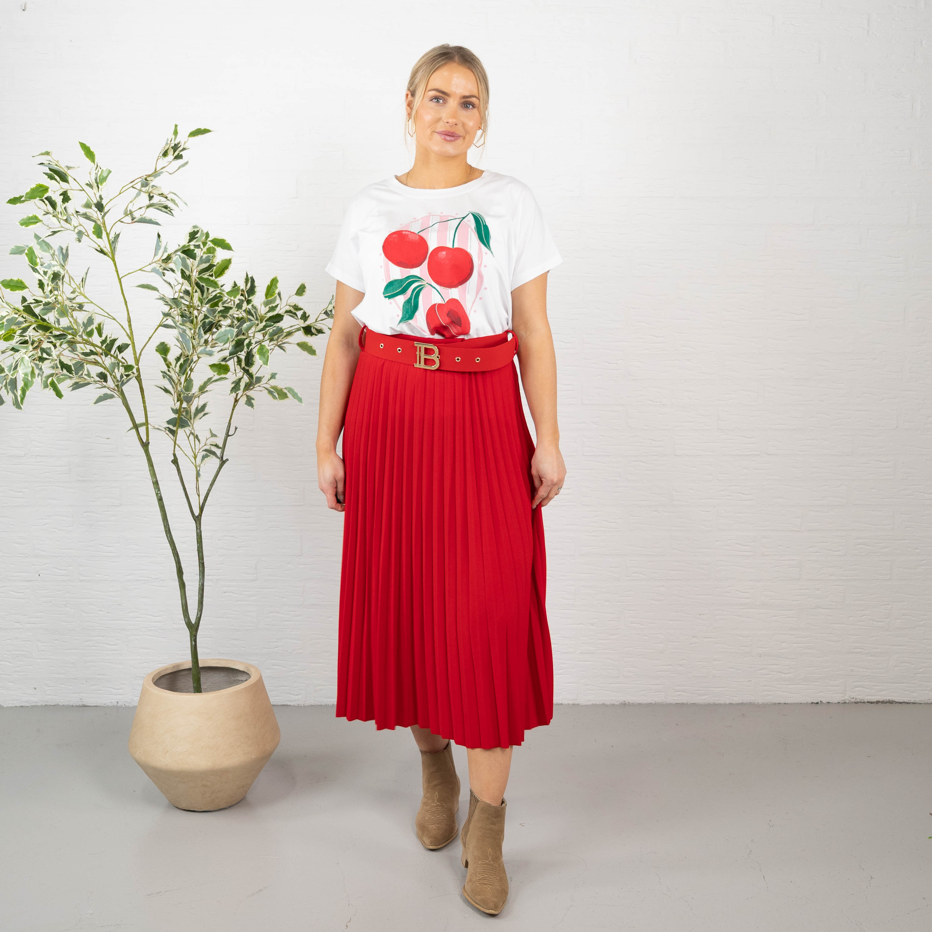 Melinda nederdel, Rød