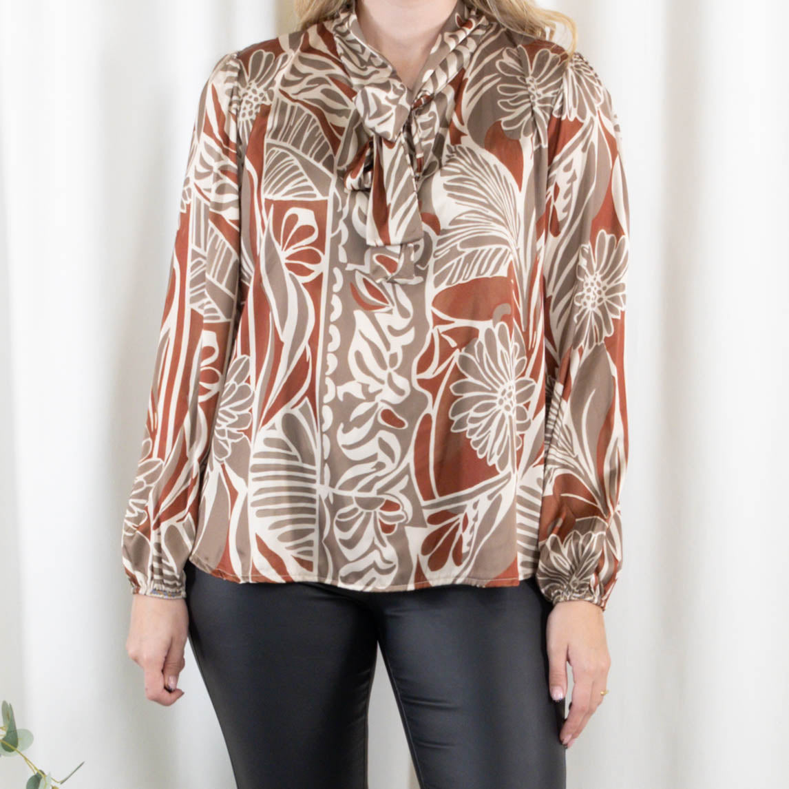 Fallon overdel, Taupe