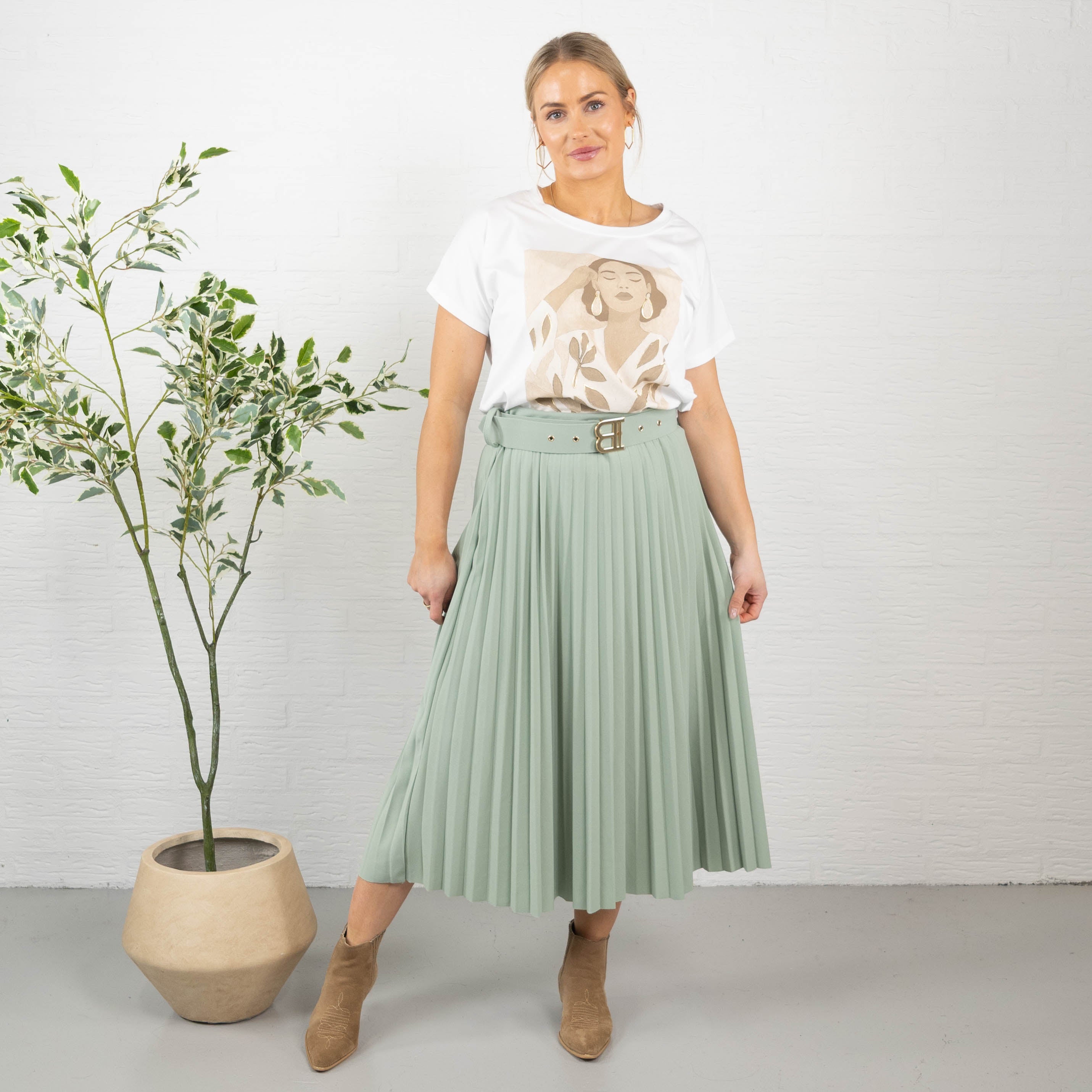 Melinda nederdel, Lys khaki