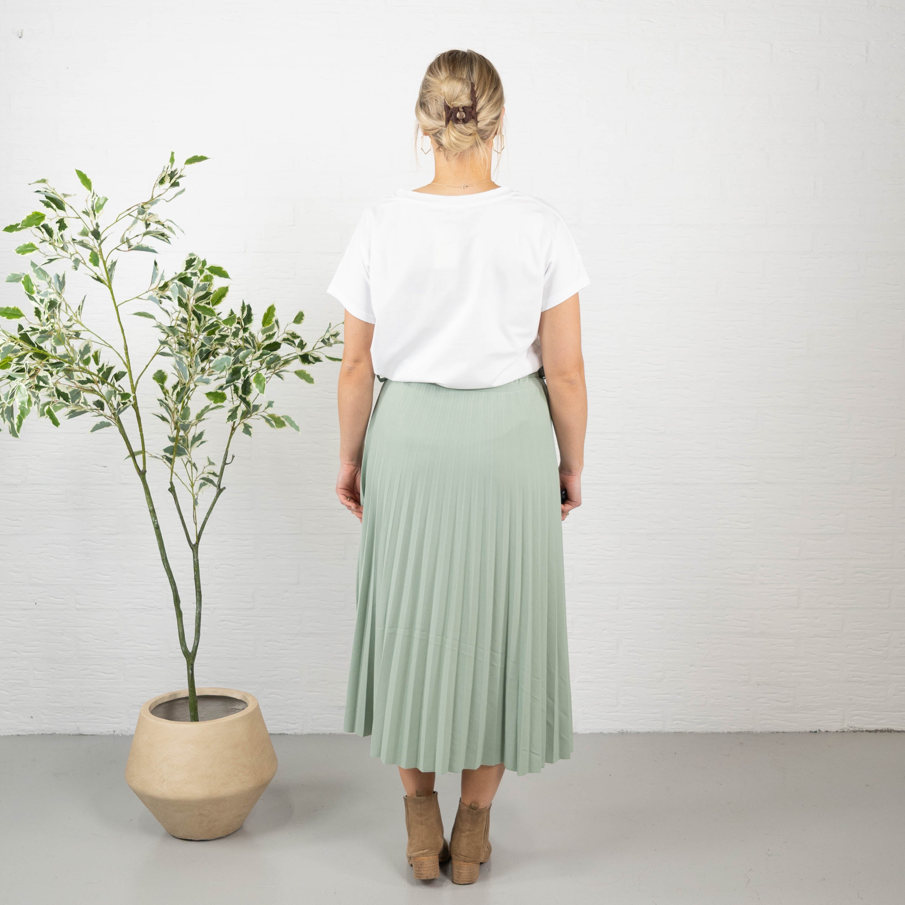 Melinda nederdel, Lys khaki