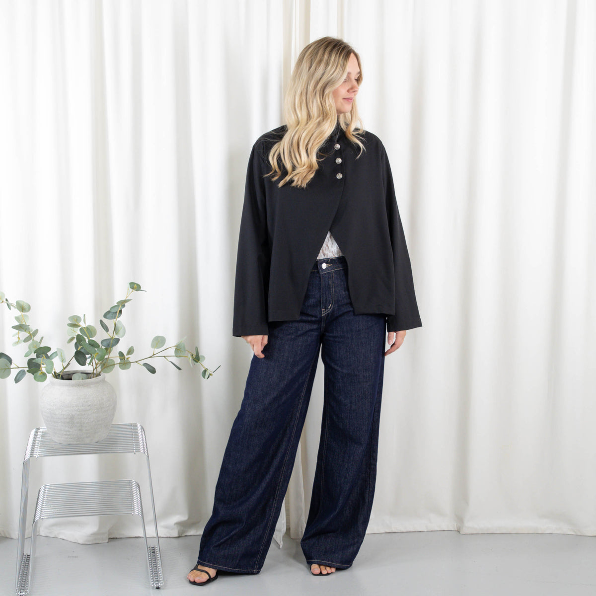 Carmen blazer, Sort
