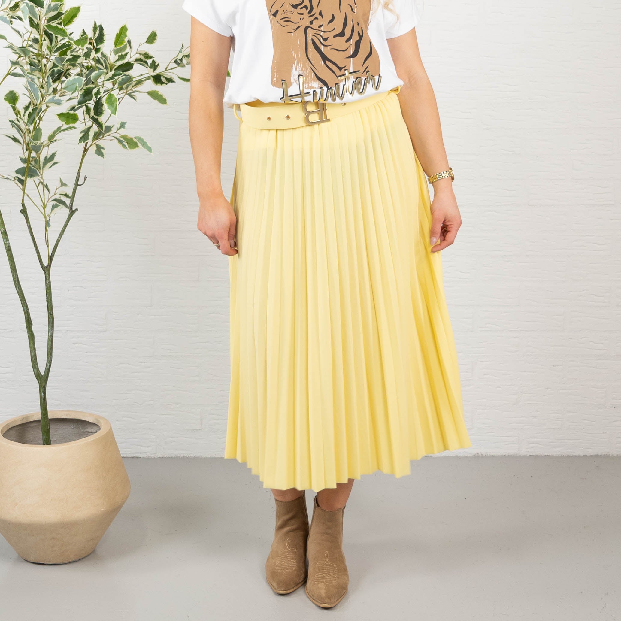 Melinda nederdel, Gul