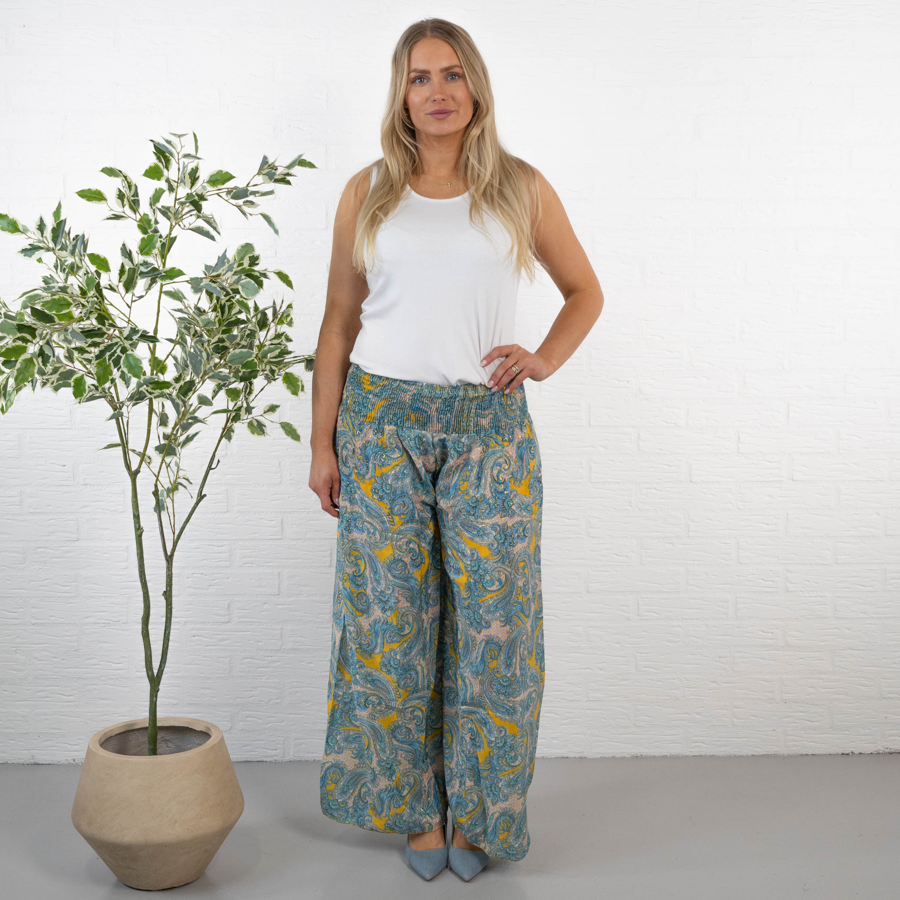Julia bukser, Lime